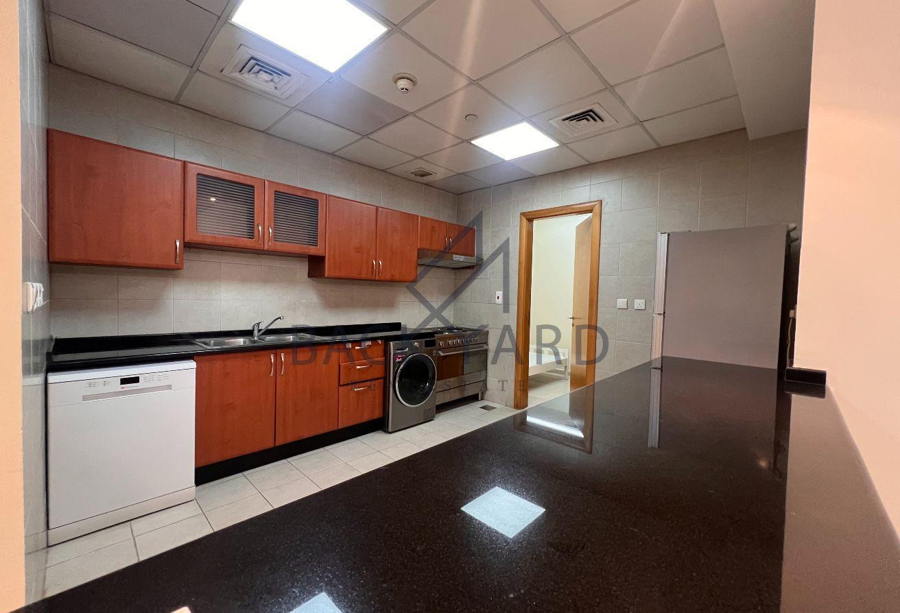 CLASSIC 2 BR PLUS MAID IN WEST BAY. - Apartment in City Center Towers