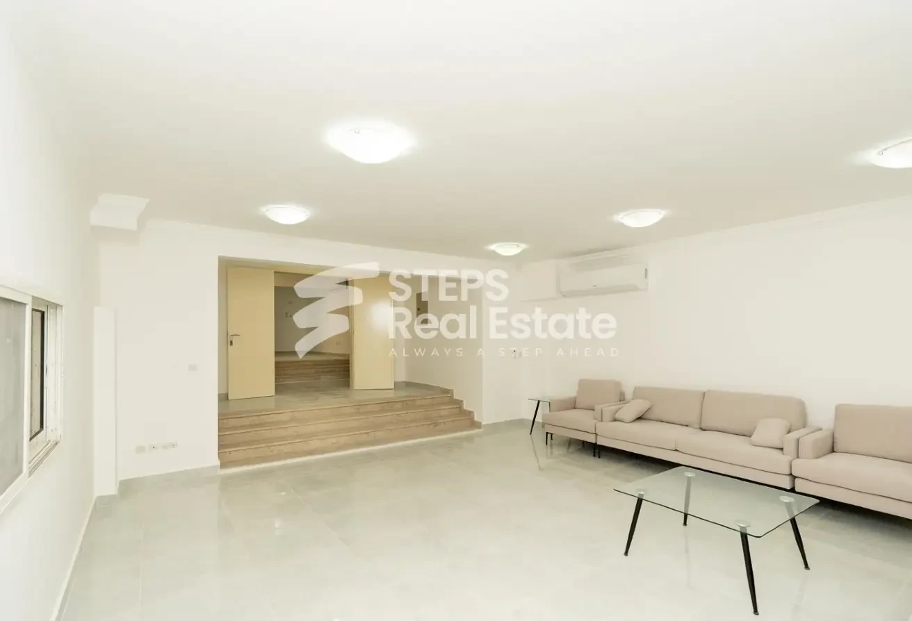 Bills Inclusive Luxury Villa in Legtaifiya - Compound Villa in West Bay Lagoon