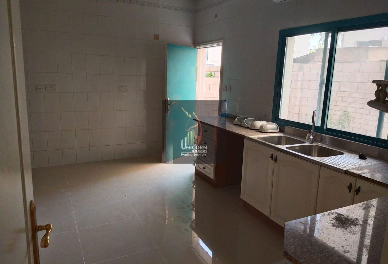 Big Front yard, SF 4 BHK +Maid RM+ Great Amenities - Compound Villa in Al Waab Street