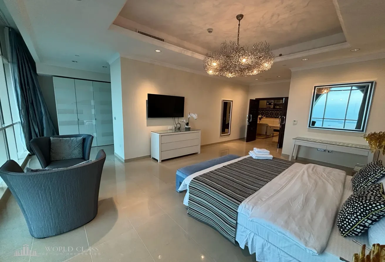 Luxurious 4 Bedrooms Penthouse | Fully Furnished - Penthouse in Doha