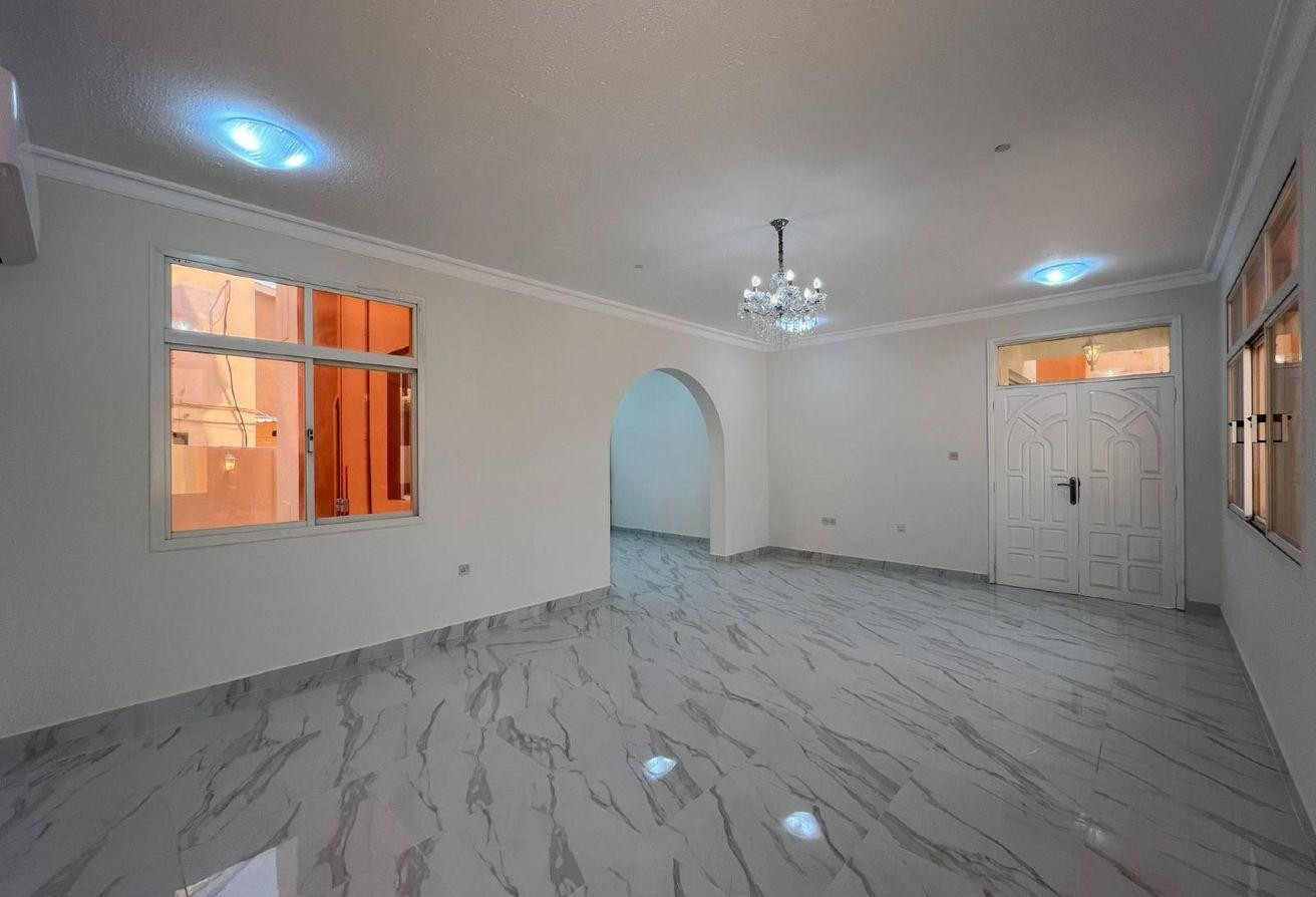 Elegant 4BR Family Villa for Rent in Duhail - Villa in Street 871