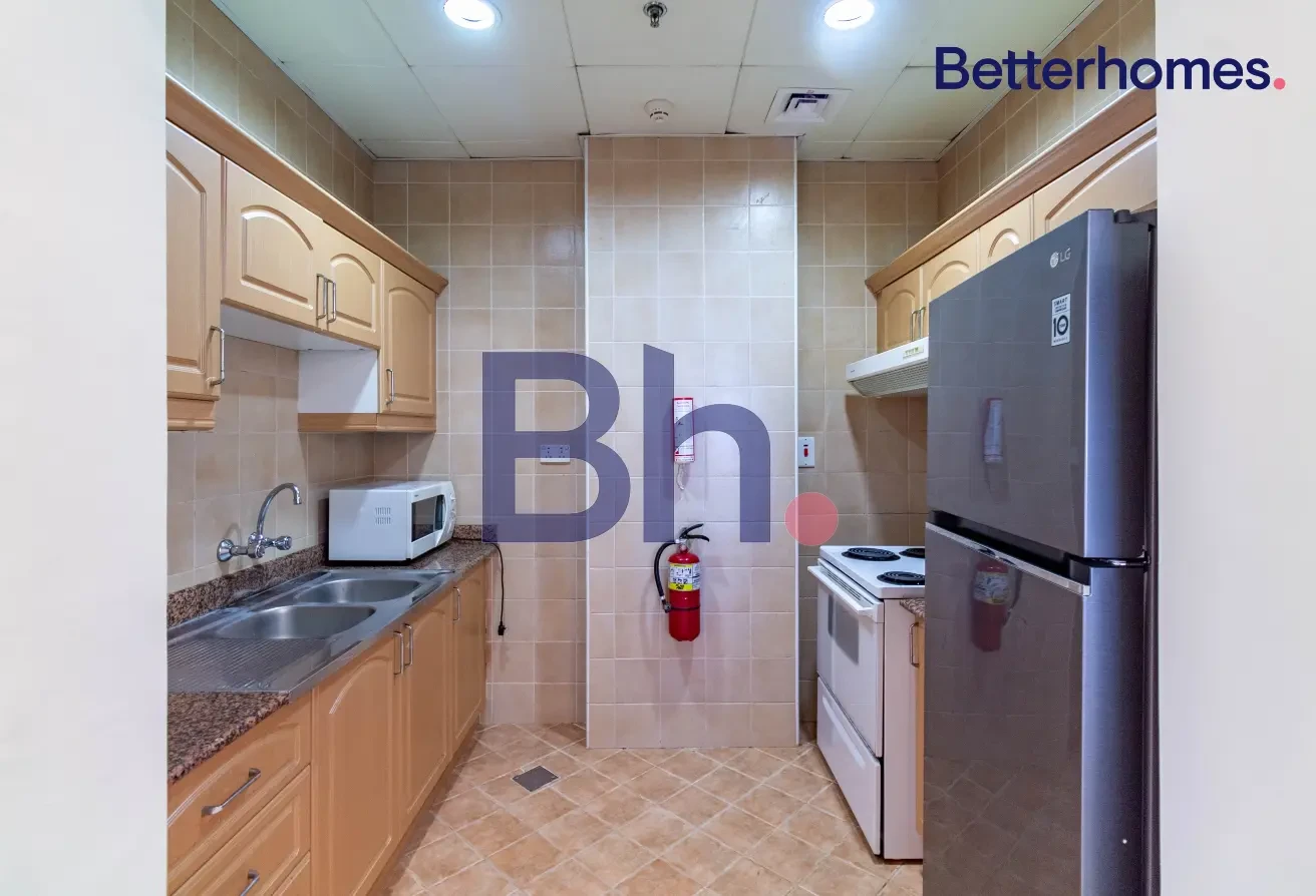 MODERN LIVING | PRIME WEST BAY LOCATION - Apartment in West Bay