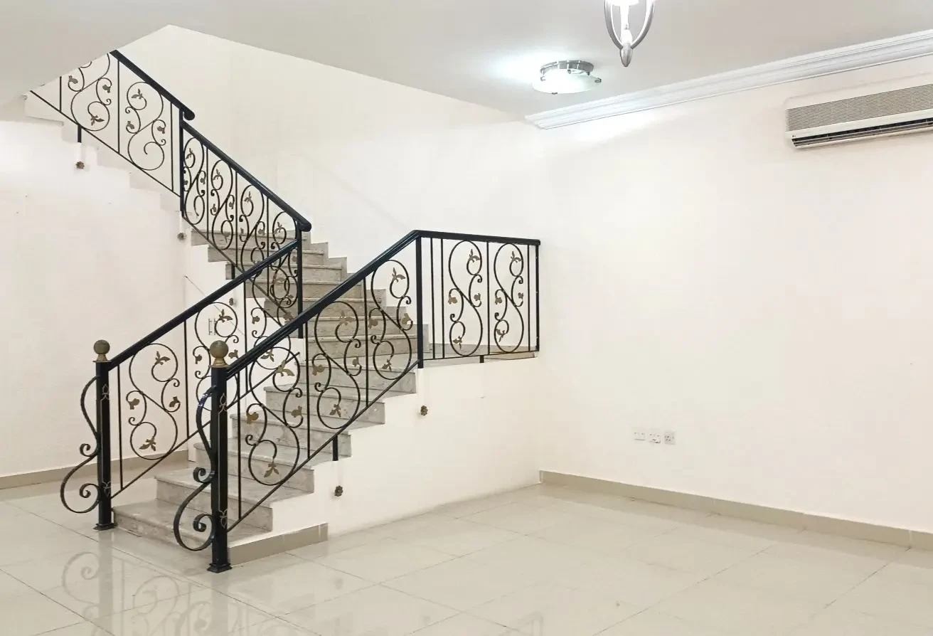 1 MONTH FREE | EXCLUSIVE 5BR VILLA | TOP AMENITIES - Compound Villa in Street 870