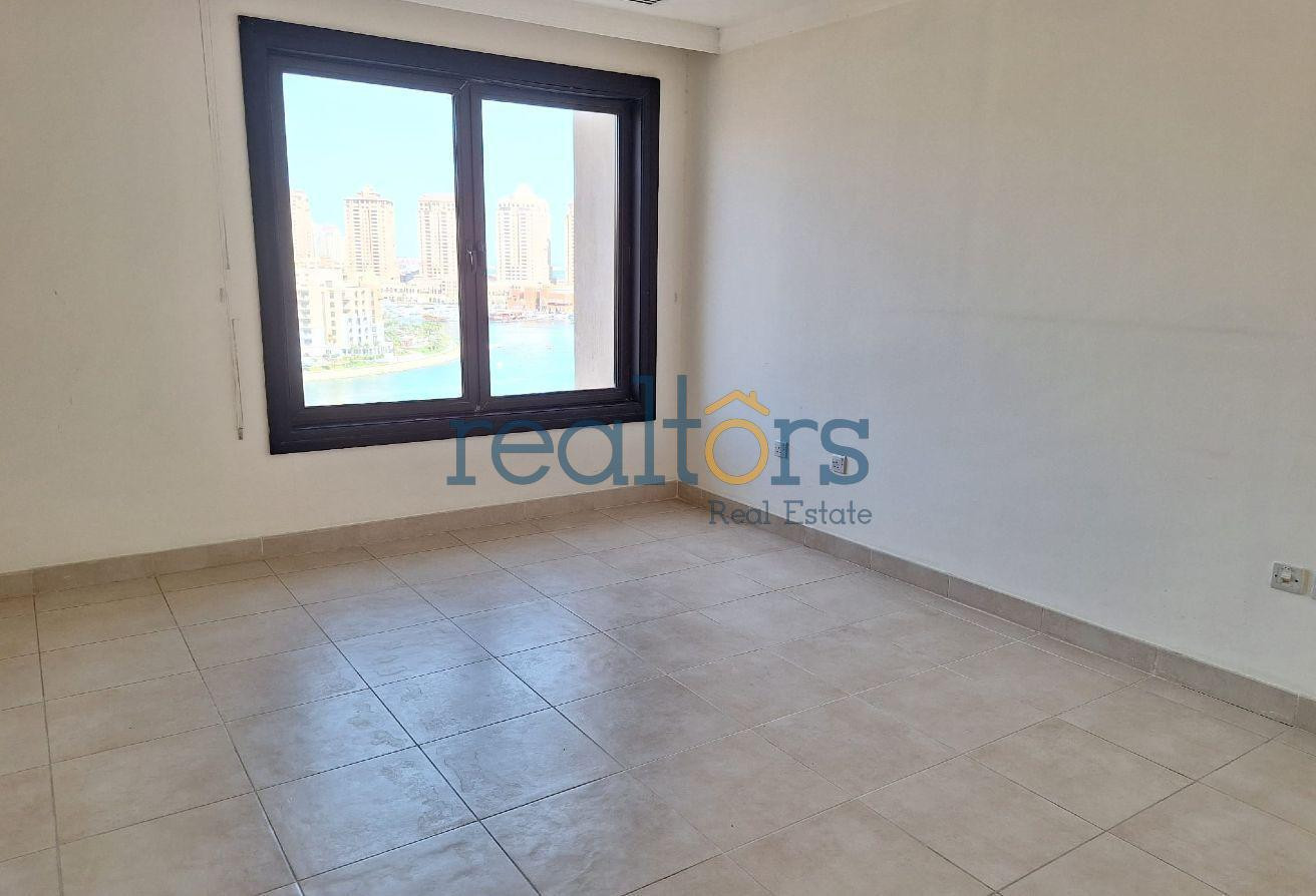 Great 3 bedroom plus maid room unit. Marina vie