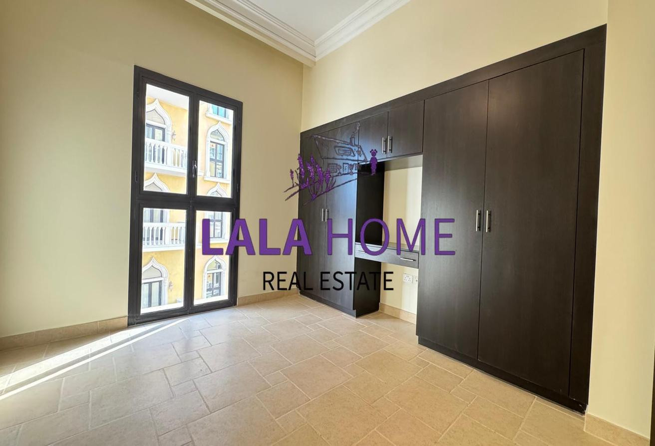 No Fees - 3Bedrooms - Month Free, QQ