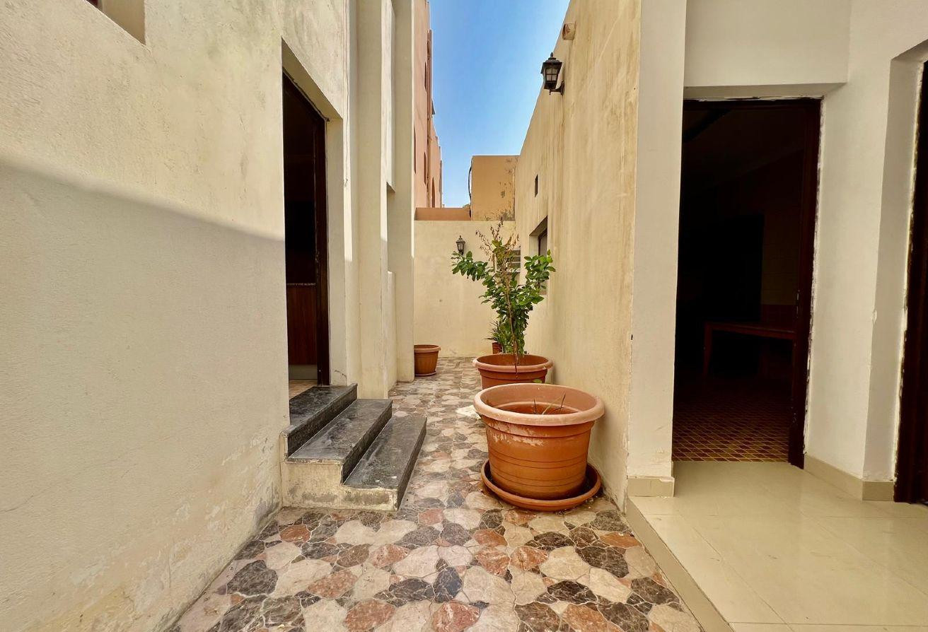 villa 7 bedrooms _salon+majles_al wakra - Villa in Al Wakair