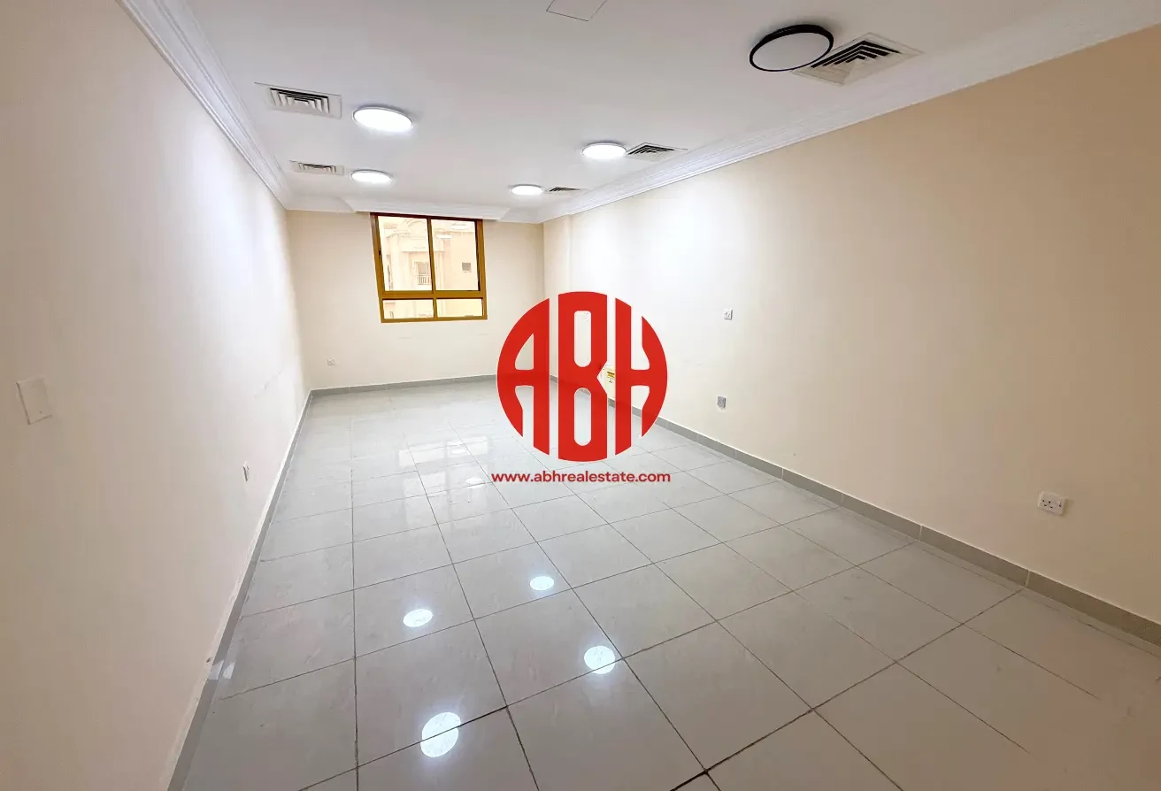 1 MONTH FREE | SPACIOUS 3 BDR | PRIME LOCATION - Apartment in Al Sadd Road