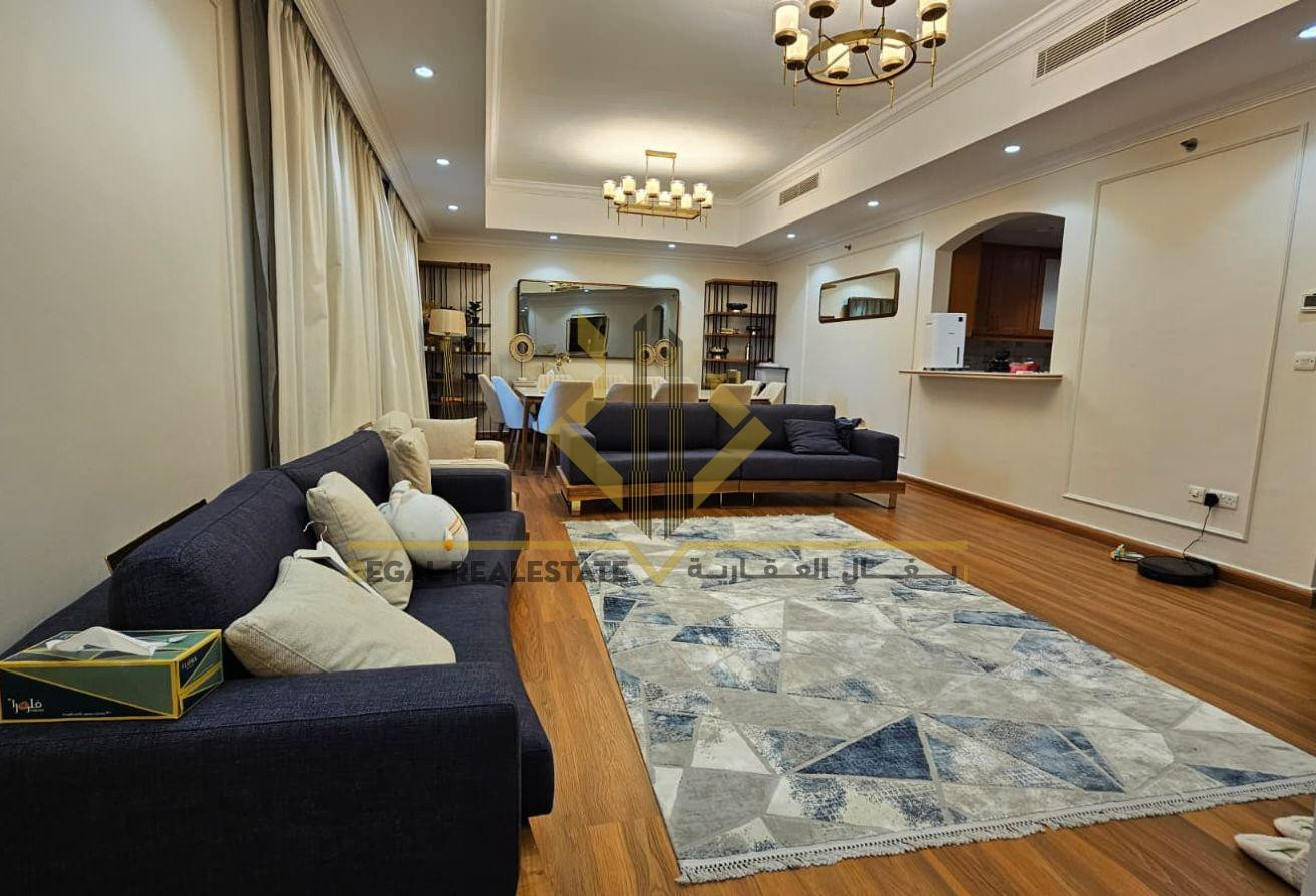 Luxurious 3-Bedroom Apartment in Porto Arabia with - Apartment in East Porto Drive