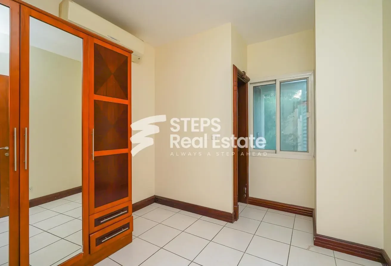 Amazing Deal! 5BHK Compound Villa with Backyard - Compound Villa in West Bay Lagoon Street
