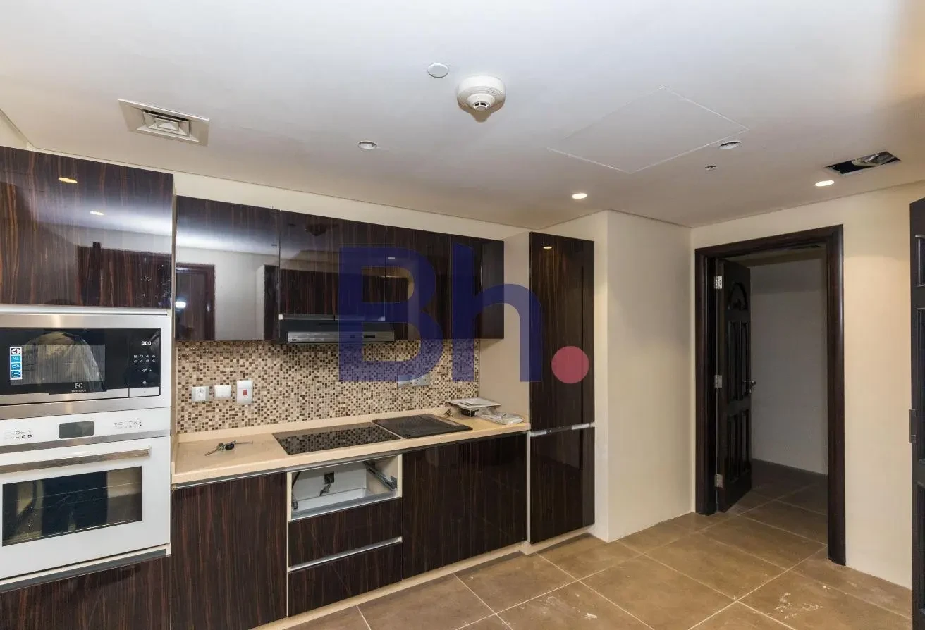 COZY 3BRS | VIVA BAHRIYA | SEMI-FURNISHED - Apartment in West Porto Drive