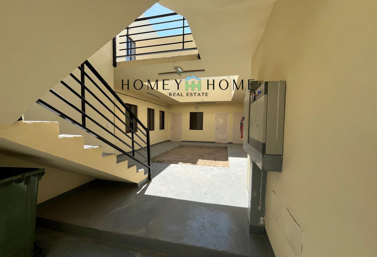 Unfurnished Villa 8bedrooms in Mukaynis - Villa in Salwa Road