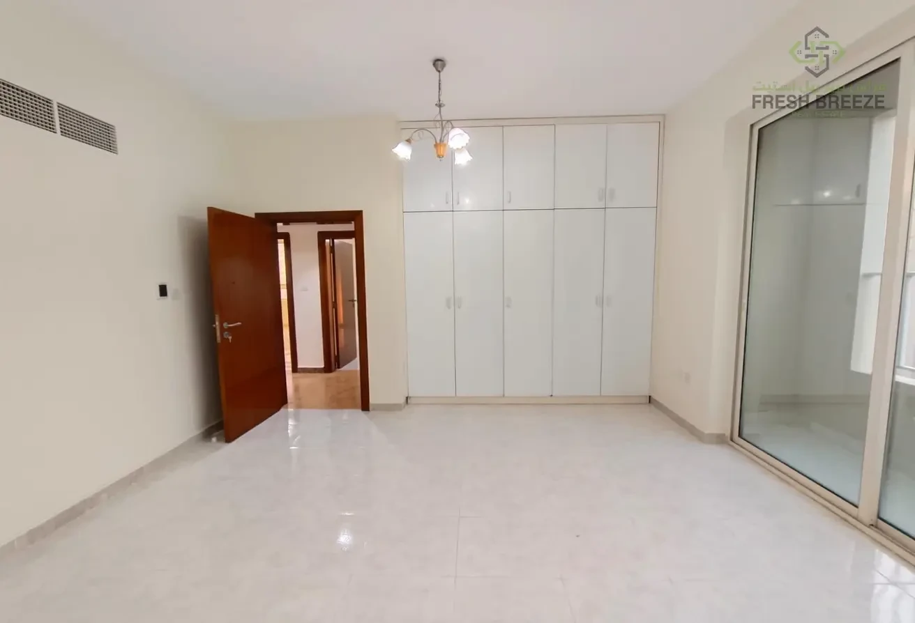 SPACIOUS 3BHK UNFURNISHED || BRAND NEW BUILDING - Apartment in West Porto Drive