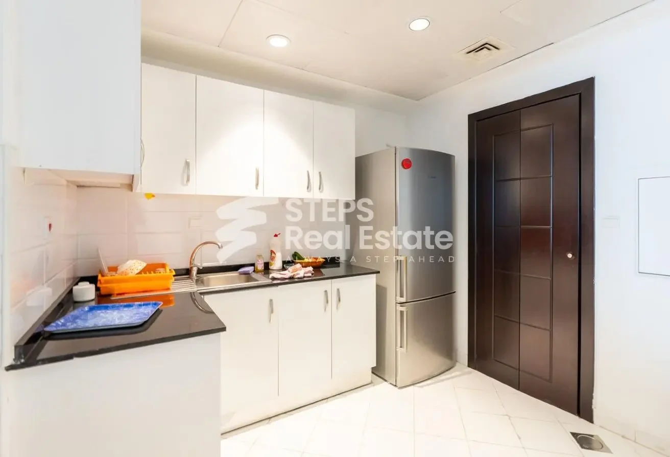 Luxurious Apartment with Balcony and City View - Apartment in West Porto Drive
