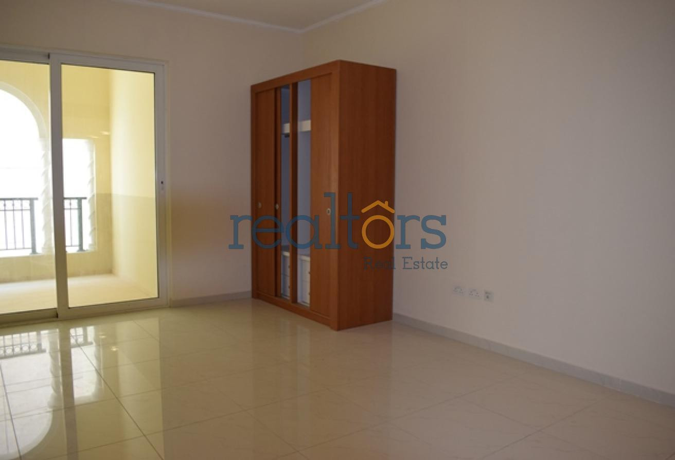 Great deal for a studio apartment. 1 month free - Studio Apartment in Tower 29