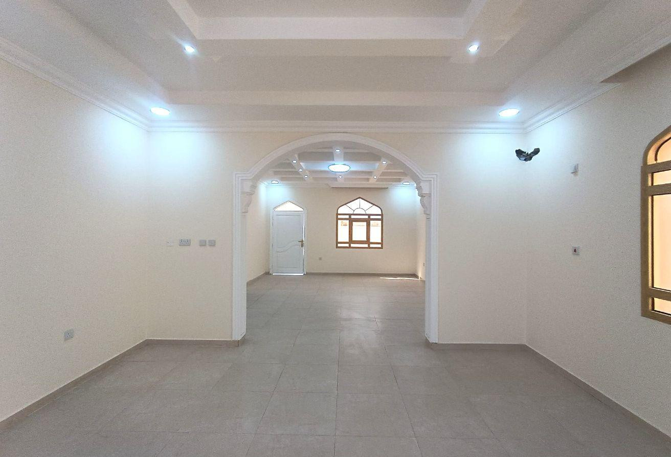 WELL MAINTAINED BIG 7BR COMMERCIAL VILLA - Villa in Al Ebb