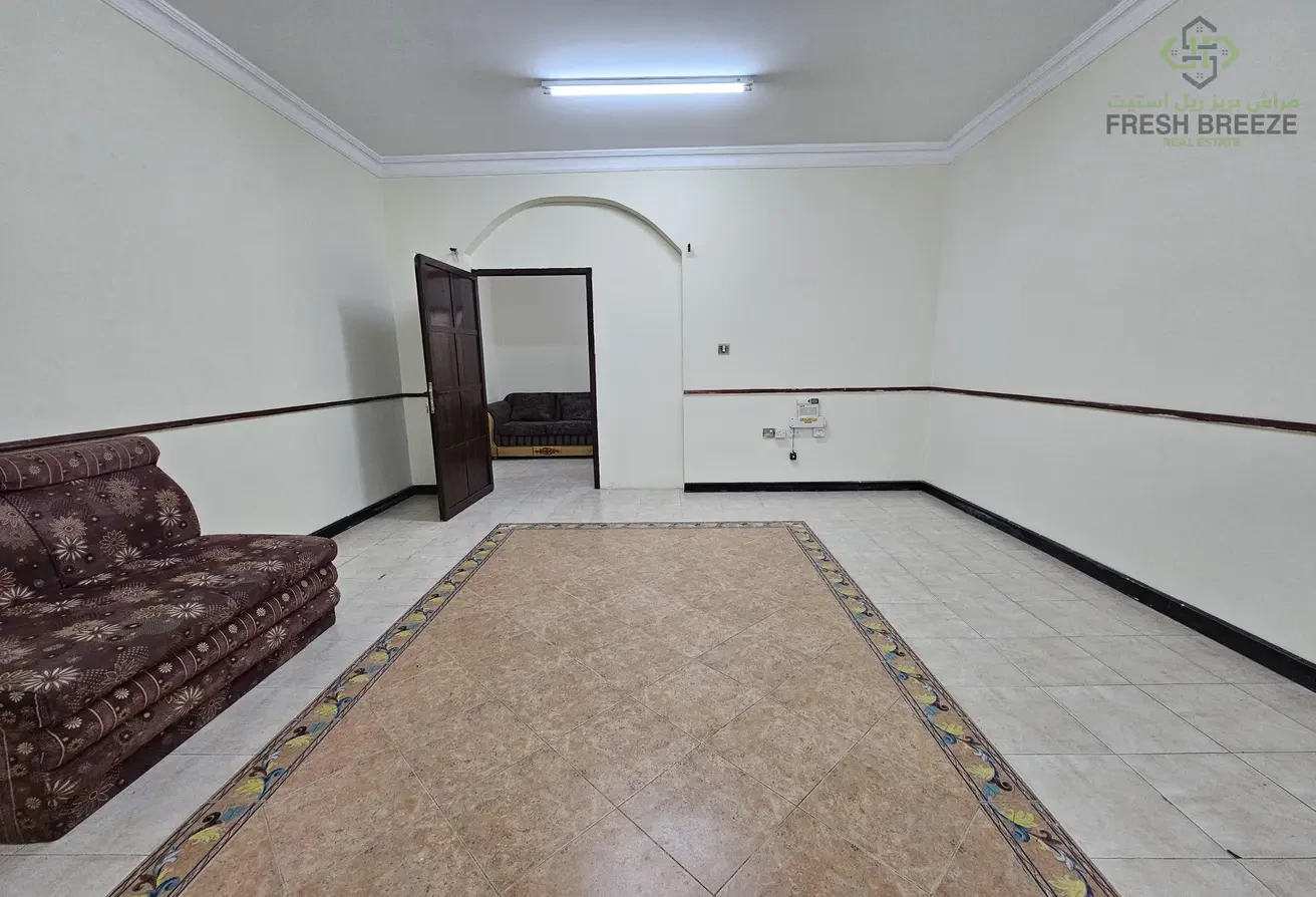 Spacious 3bhk UnFurnished For Family - Apartment in Old Airport Road