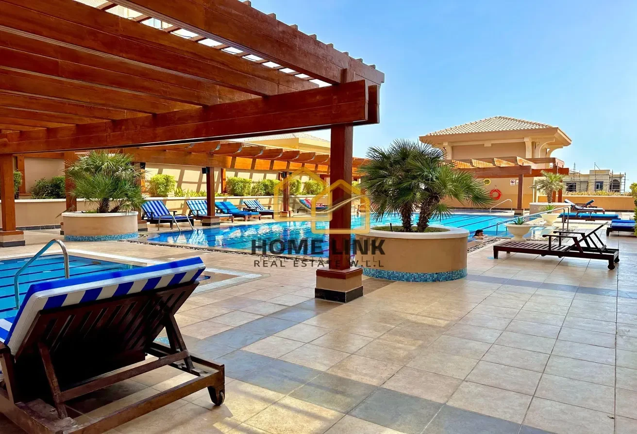 1 Month Free | Semi Furnished Studio | The Pearl - Apartment in East Porto Drive