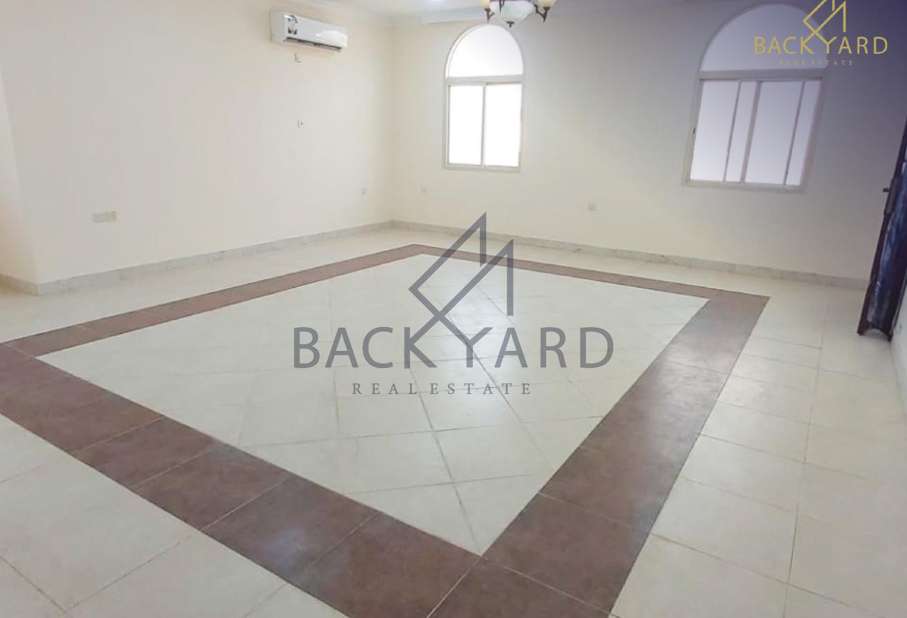 Spacious 3BHK Villa + Maid’s Room in Old Airport - Villa in Oqba Bin Nafie Street