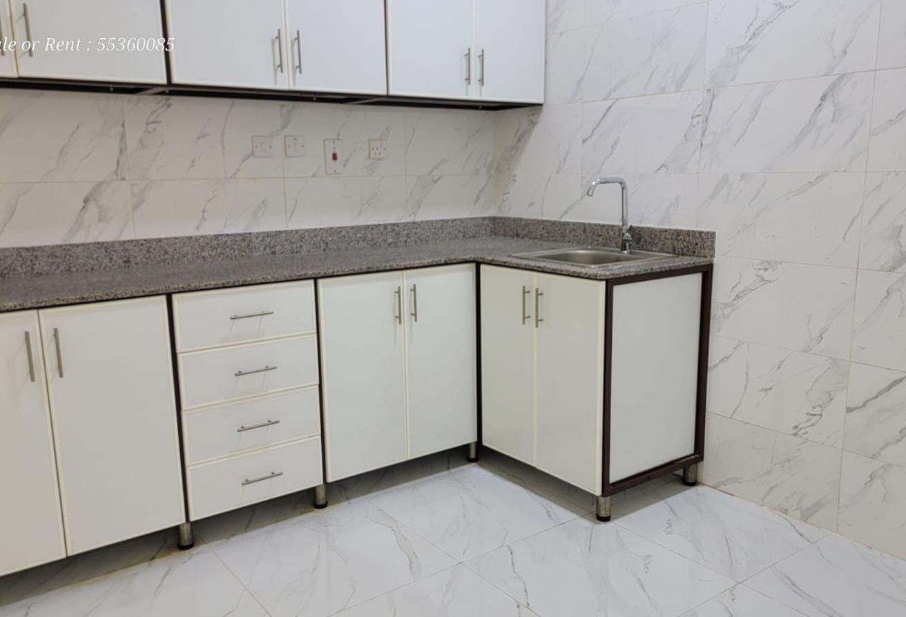 3 bhk | Un Furnished | Balcony | Close Kitchen - Apartment in Al Kheesa