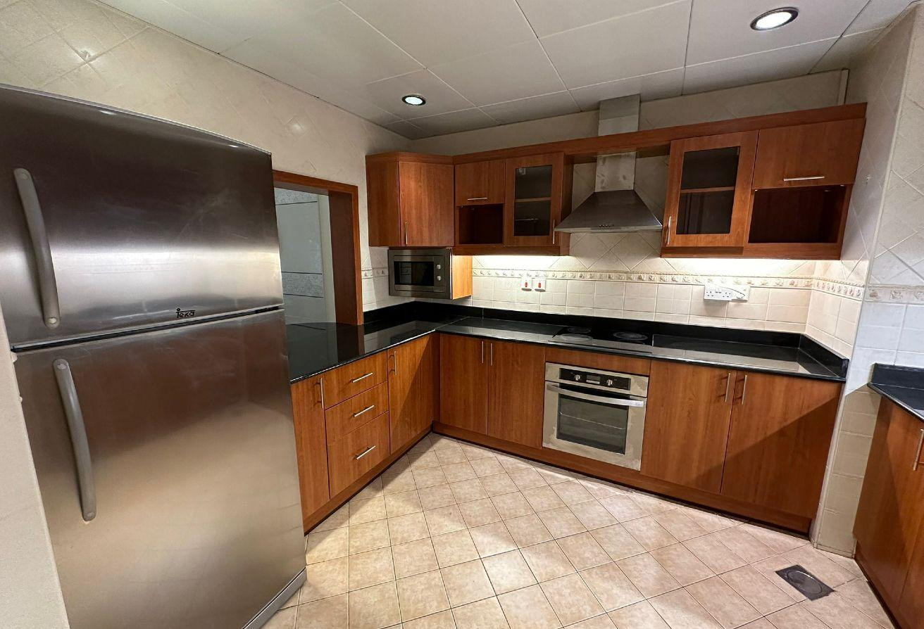 ULTRA SPACIOUS 2BR APT IN PORTO -VIEW- NEGOCIABLE