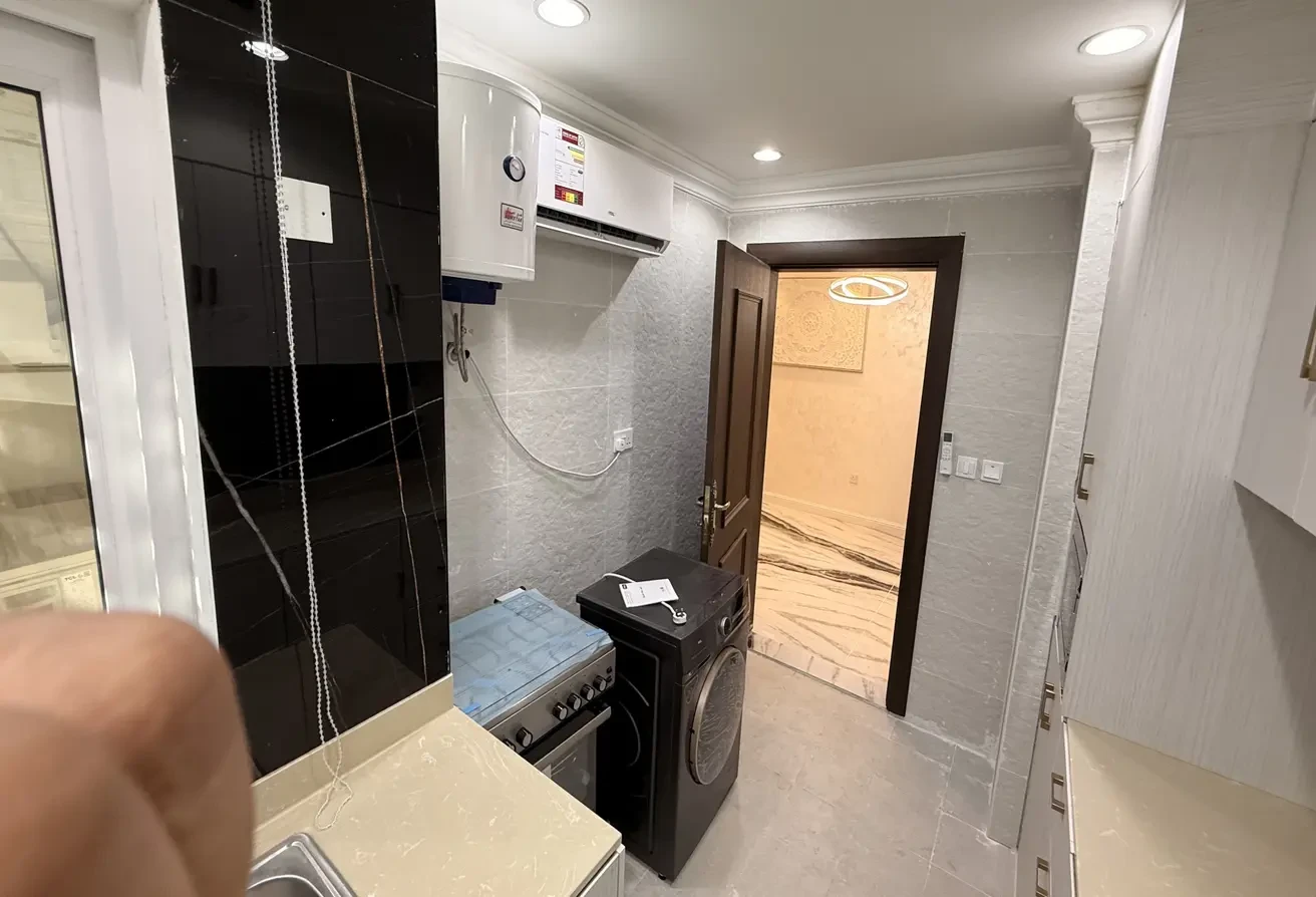 SPACIOUS 2 BHK APARTMENT 1 MONTH FREE NEAR METRO!! - Apartment in Salaja Street