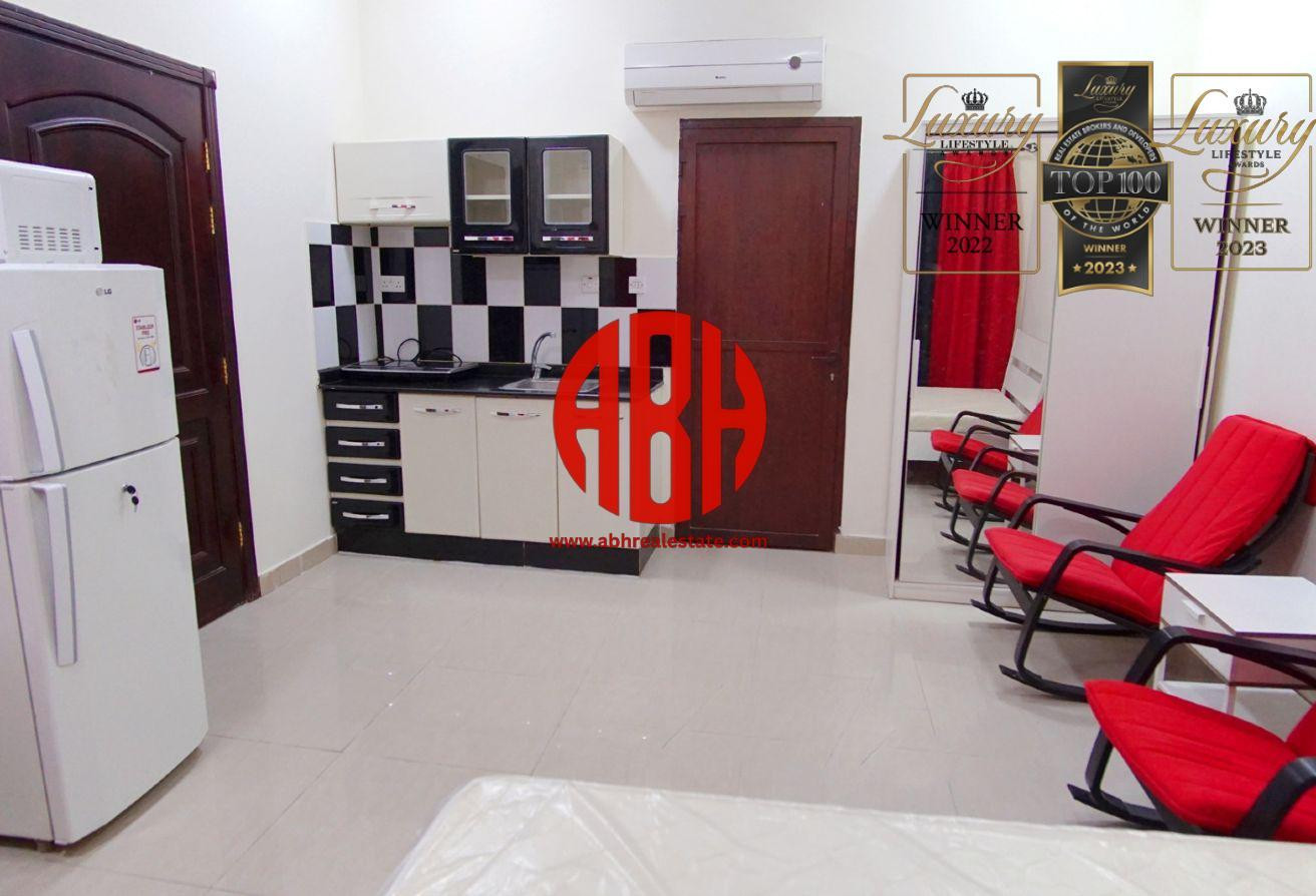 EXCLUSIVE OFFER | COZY STUDIO UNIT | BILLS COVERED - Apartment in Umm Al Seneem Street