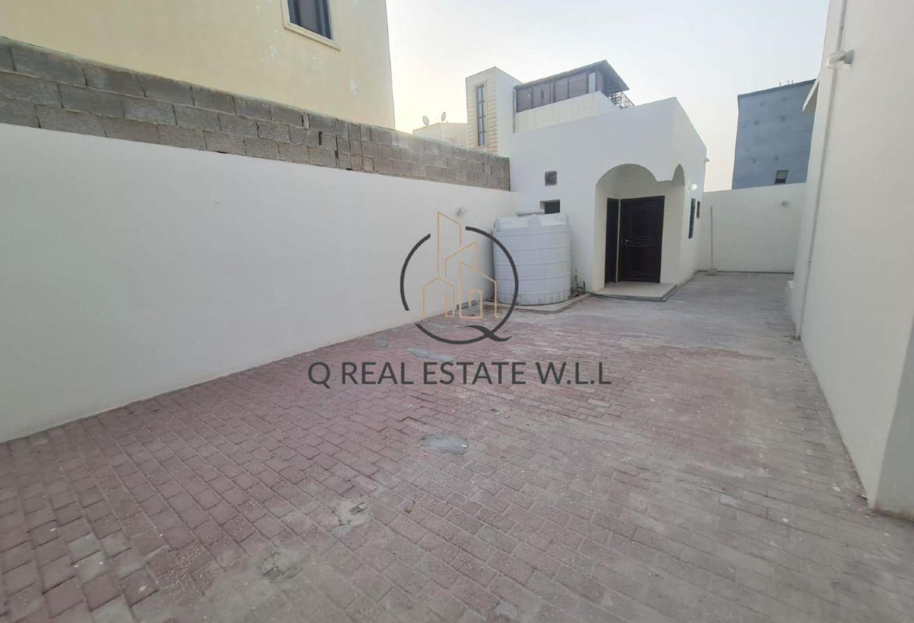 Elegant Villa for Rent in Al Khuraitiyat - Villa in Al Kharaitiyat