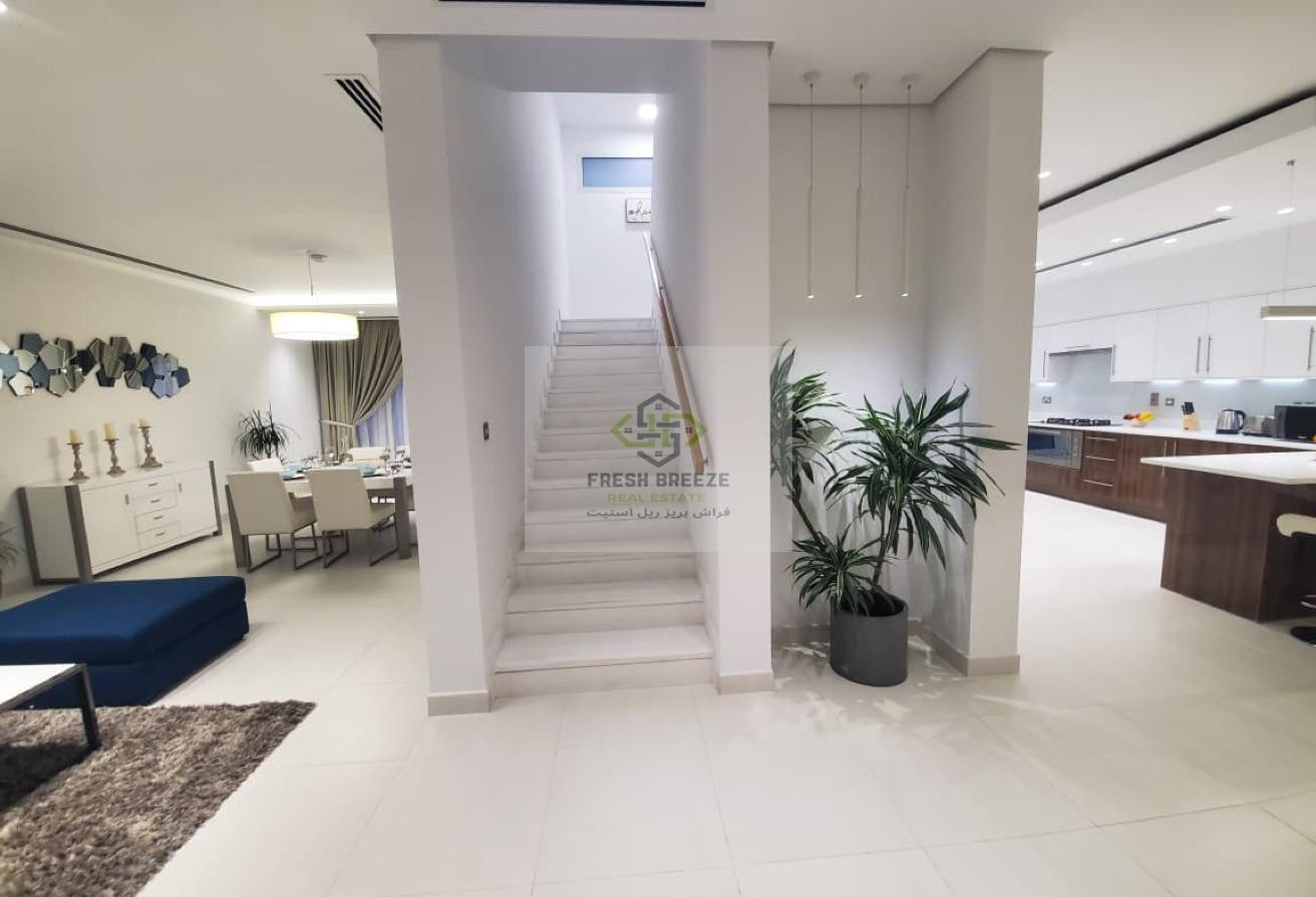 Elegant Villa with multiple Amenites in Al Aziziya - Villa in Oriental Village Compound