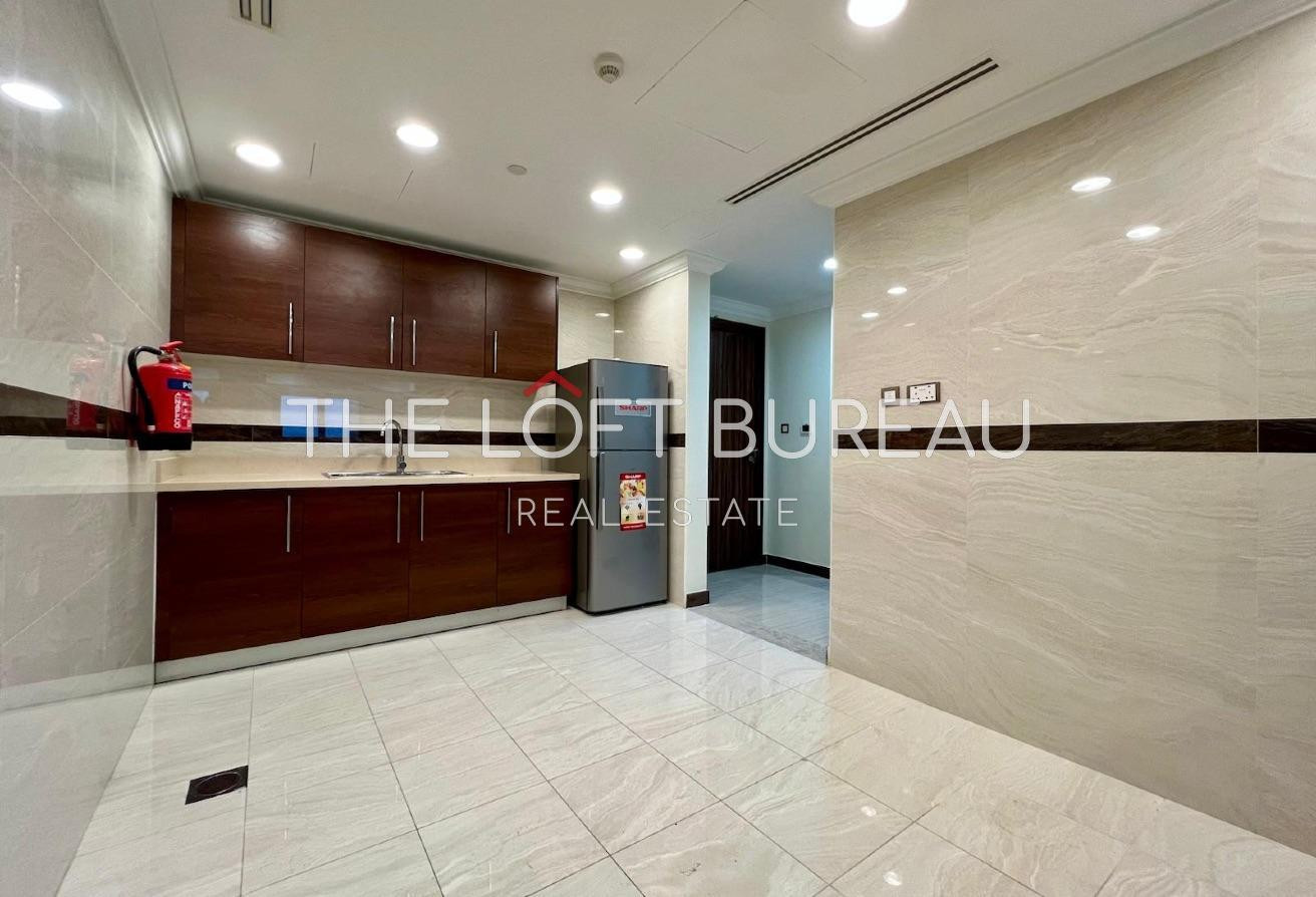 Stylish 1-Bed | Bills Included | Porto Arabia - Apartment in West Porto Drive