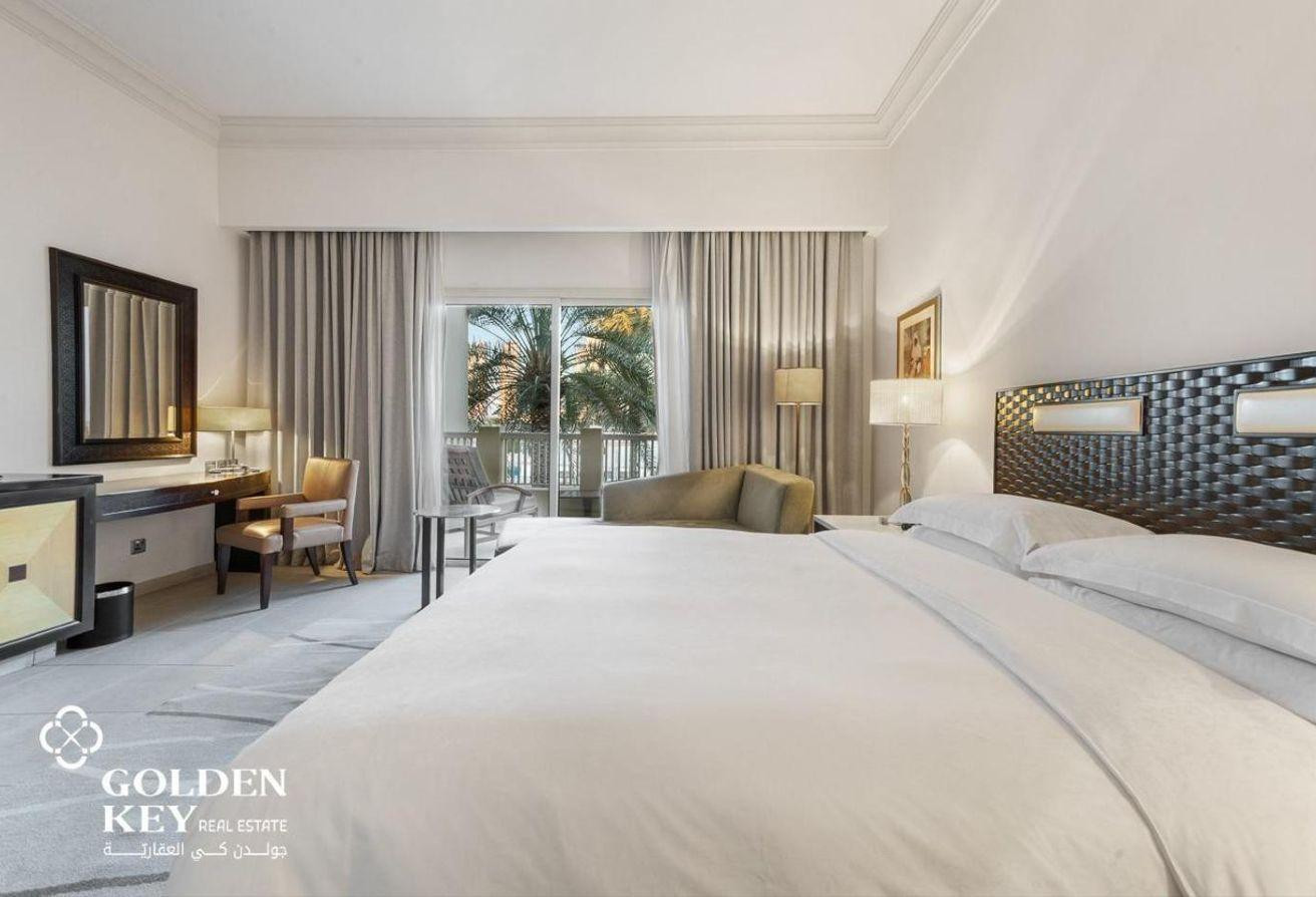 Bills included | Luxurious 4BR + Maid Villa | FF - Villa in Hilton Doha The Pearl Residences