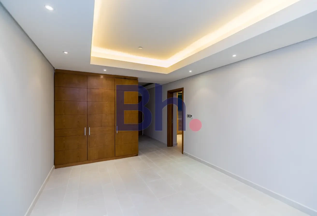 SEMI-FURNISHED | PRIME LOCATION | MONTHS FREE!! - Apartment in Doha