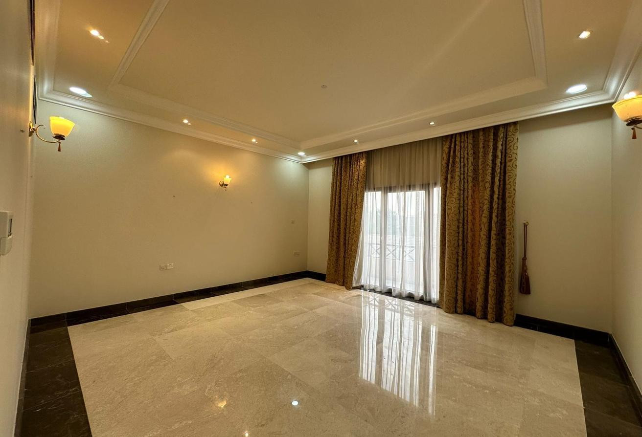 SPACIOUS 6-BEDROOM VILLA | IDEAL FOR FAMILIES - Villa in Al Shatt Street