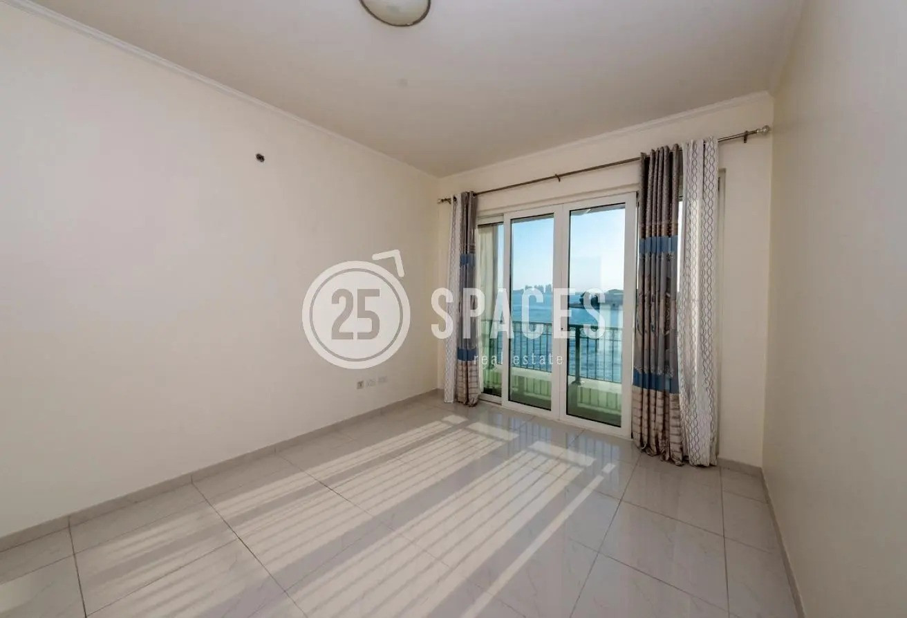 Furnished I Studio Apartment Balcony I Bills Incl