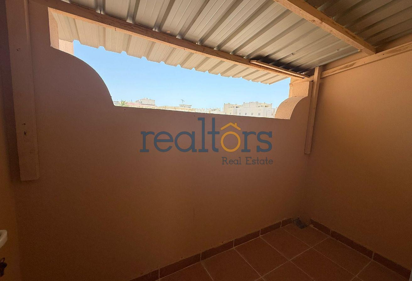 Bright Spacious 4BR Residence Villa | Old Airport - Compound Villa in Oqba Bin Nafie Street