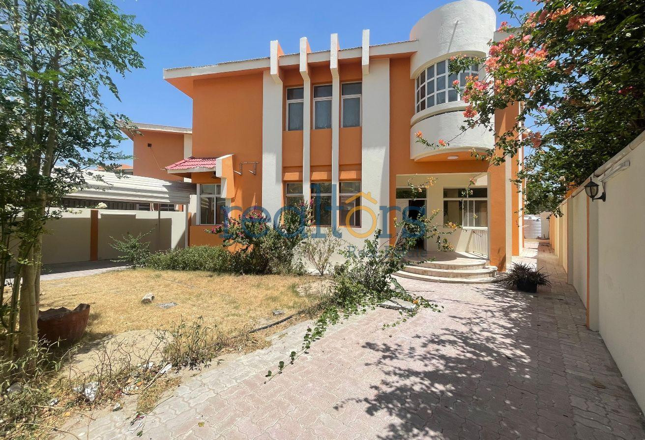 2 Villas for Sale – Excellent Location Duhail - Villa in Street 871