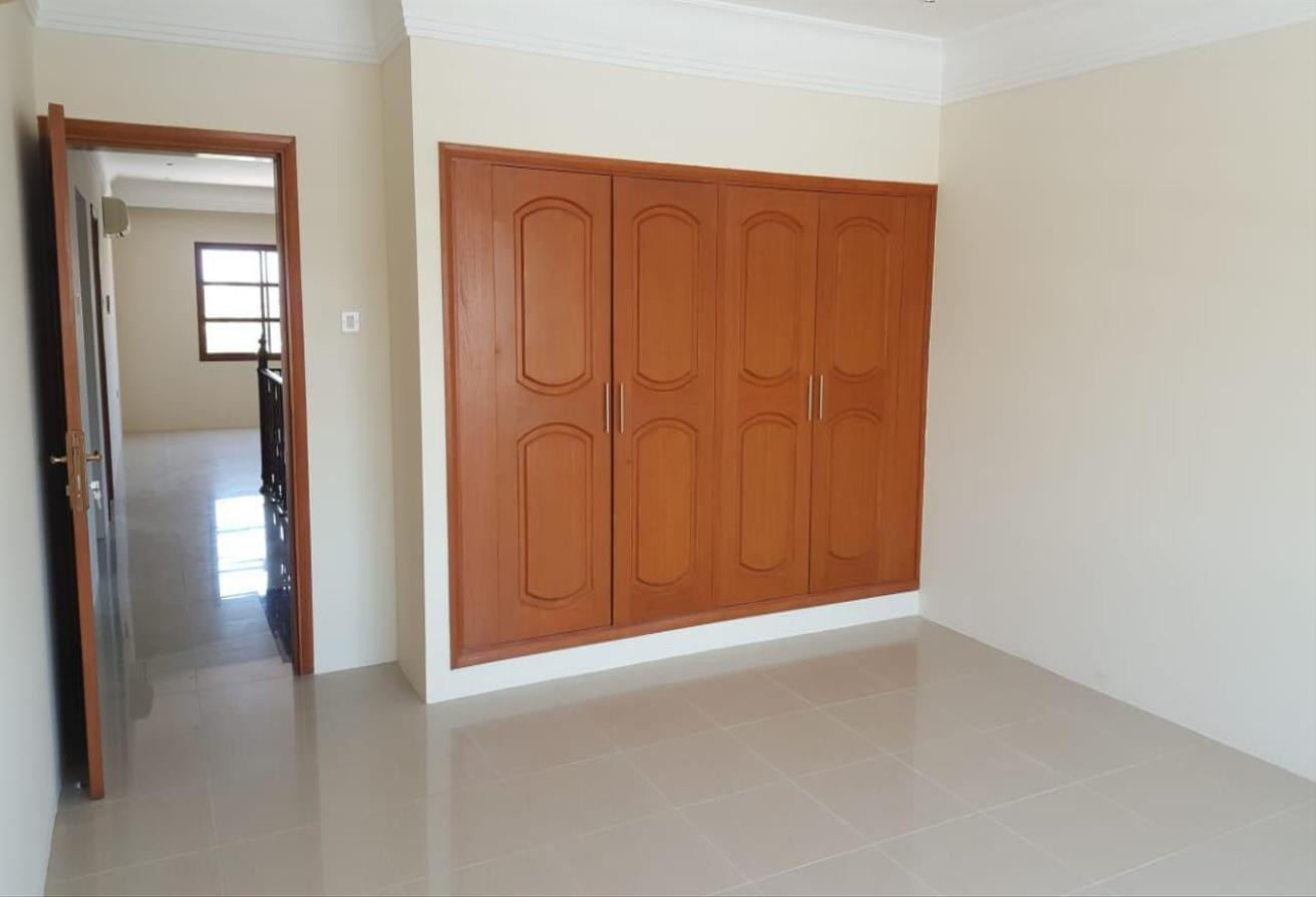 Luxury 3 BHK + Maid Room! No Comsn ! - Compound Villa in Al Duhail