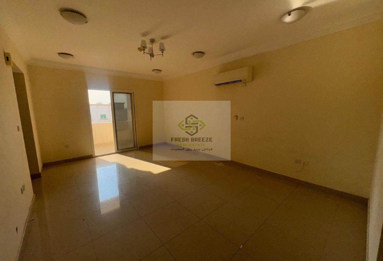 3BHK WITH BALCONY UN-FURNISHED APARTMENT. - Apartment in Umm Ghuwailina 4