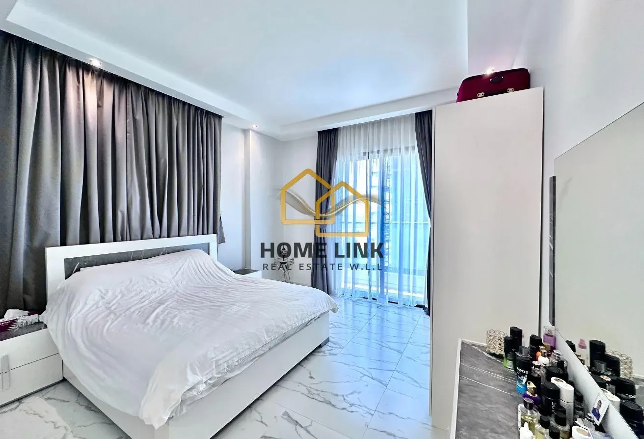 SPACIOUS AND ELEGANT 1 BEDROOM FF APRT IN FOXHILLS