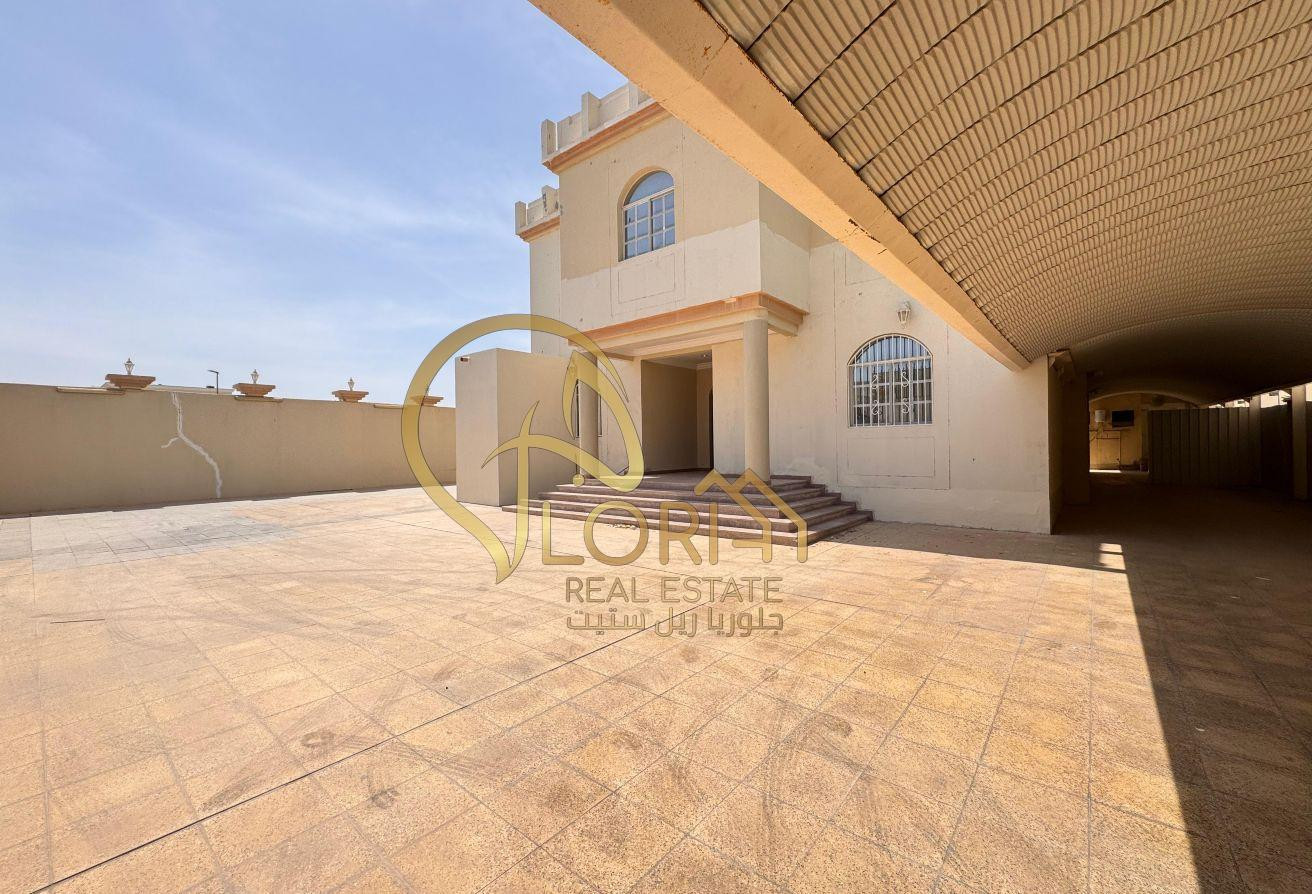 Catchy Price | Corner | Near Embassy | Price Land - Villa in Onaiza Street