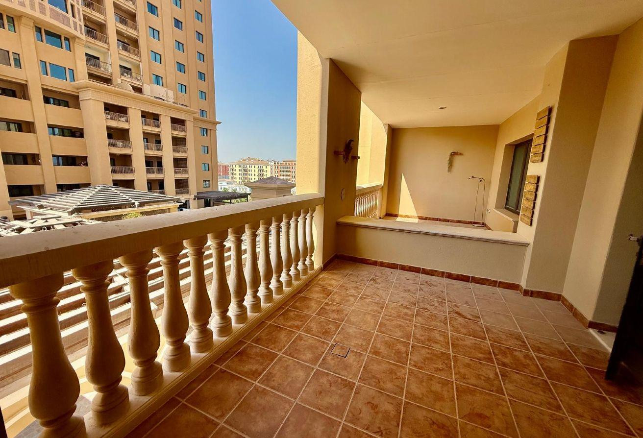 VERYY SPACIOUS / ONE BEDROOM / BIG TERRACE - Apartment in East Porto Drive