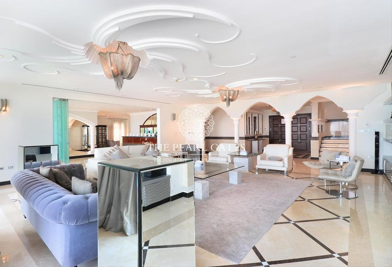 Luxurious | Penthouse | Unique Furnishings - Penthouse in Viva West