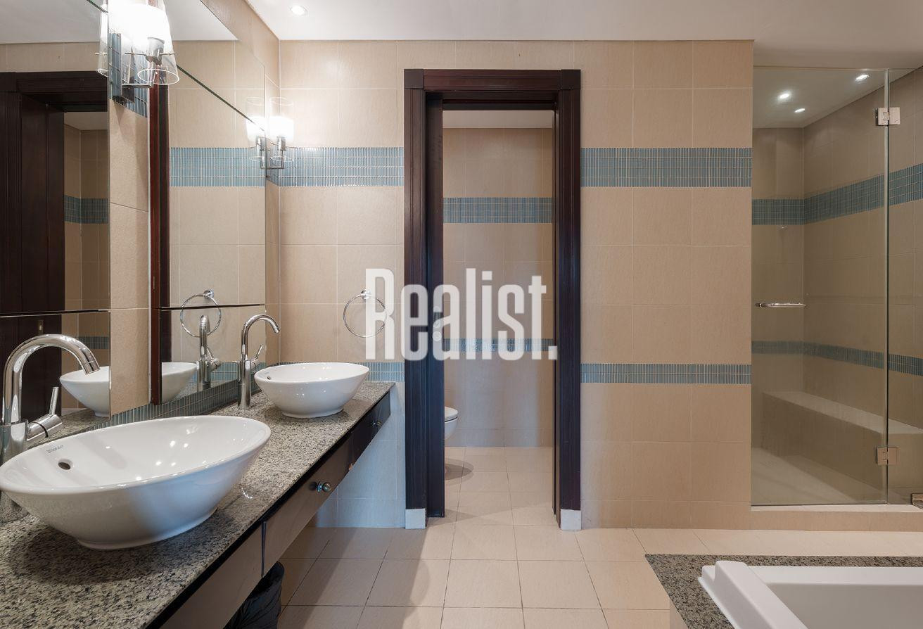 MARINA VIEW 2 BHK SEMIFURNISHED TOWNHOUSE IN PEARL