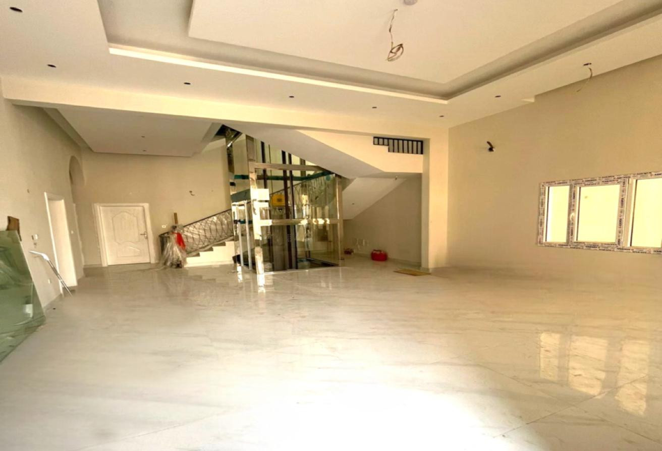 NEW MODERN FINISHING 7BR VILLA WITH ELEVATOR - Villa in Umm Al Seneem Street