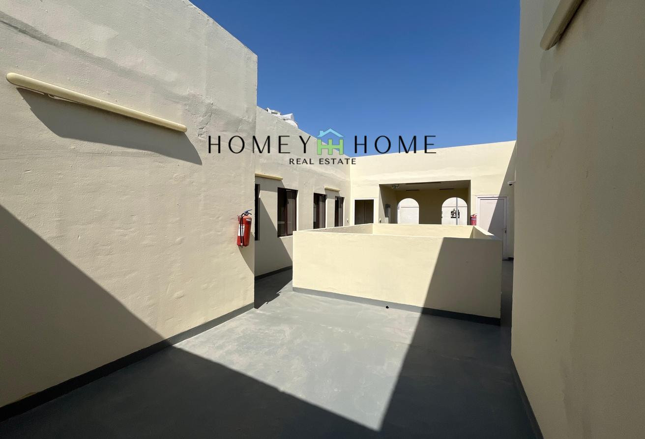 Unfurnished Villa 8bedrooms in Mukaynis - Villa in Salwa Road