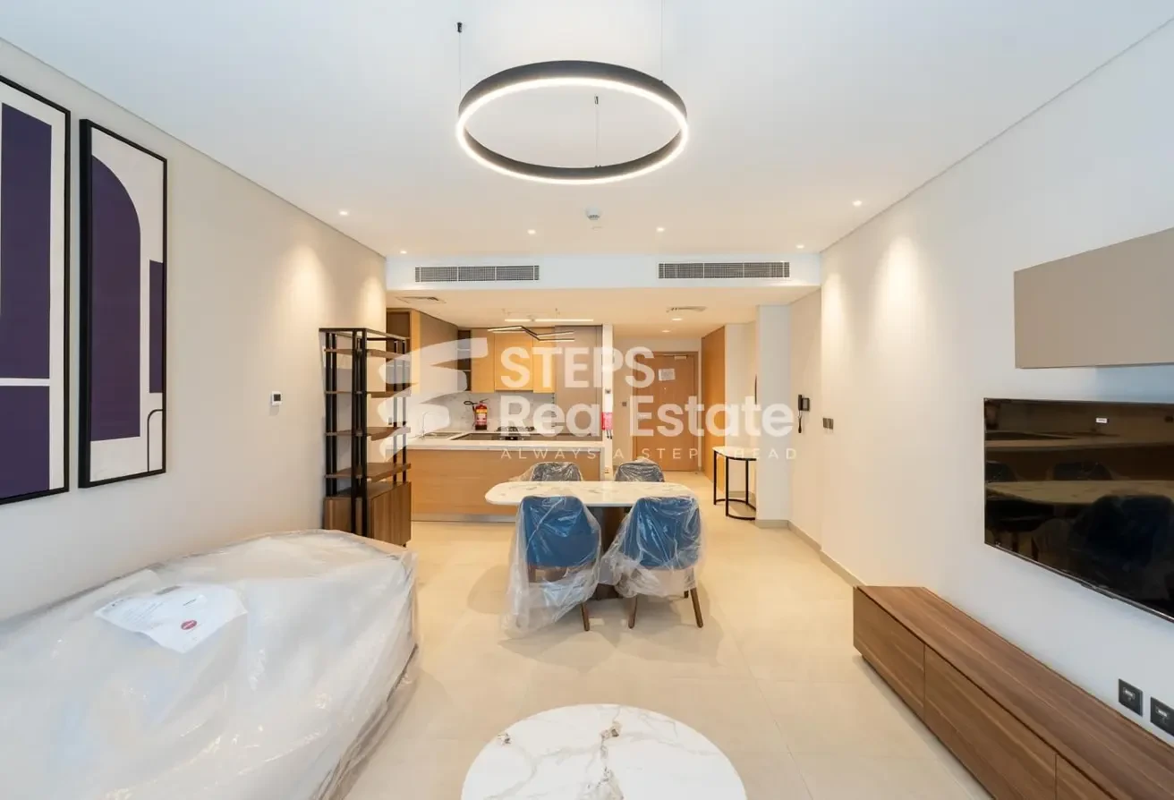 Ready to Move Apartment with City Views - Apartment in Marina District
