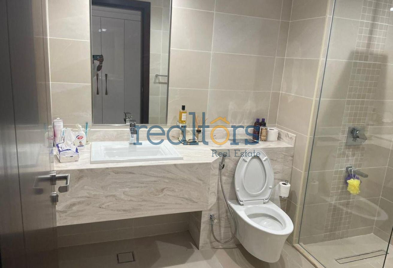 Direct Marina 1 Bed With Laundry Semi-Furnish - Apartment in Al Mutahidah Tower