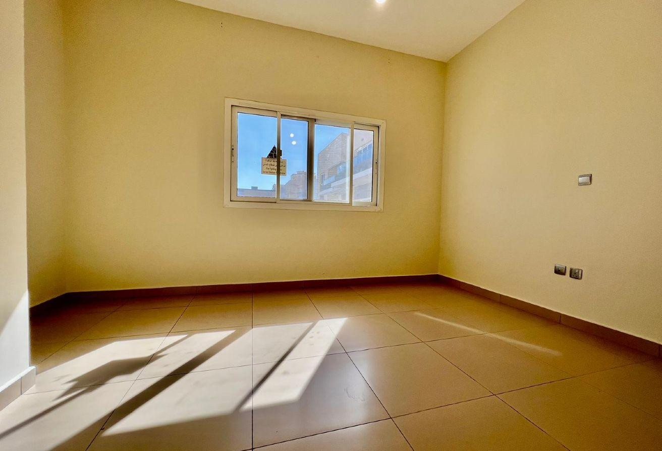 Spacious two +maid room / semi furnished apartment - Apartment in Fox Hills