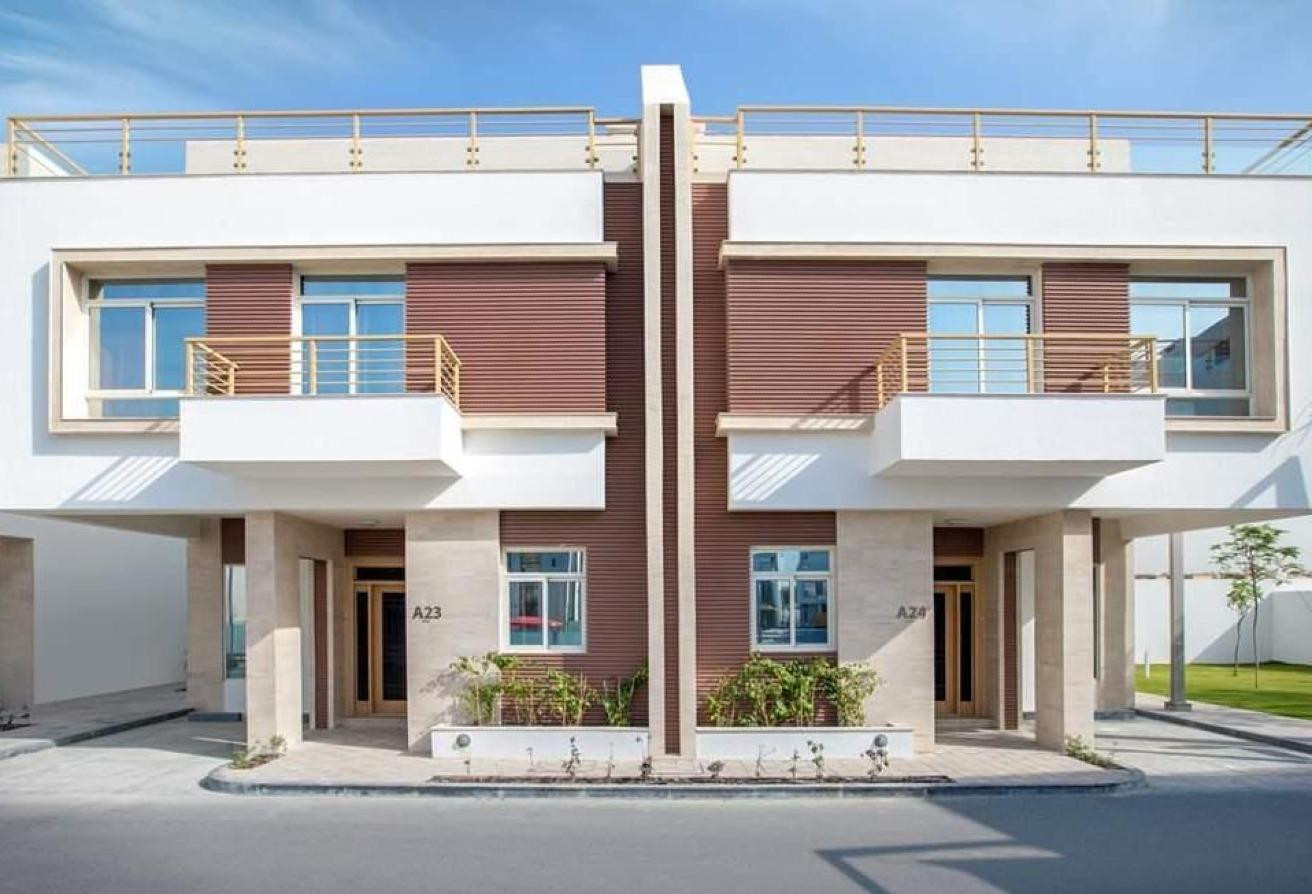 5BR villa Unfurnished in al muraikh