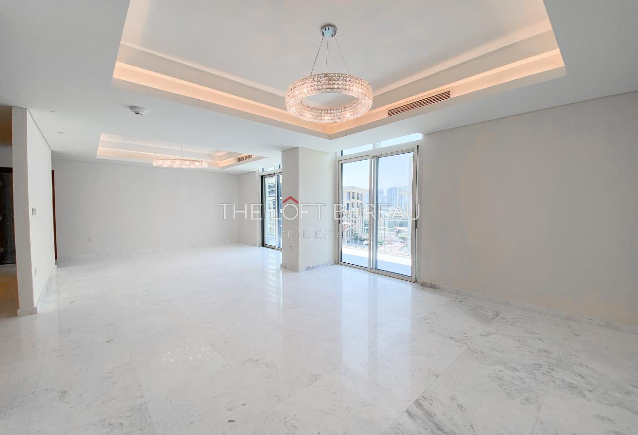 Elegant 4BR Duplex with Maid’s Room Private Lift - Duplex in Gewan Island