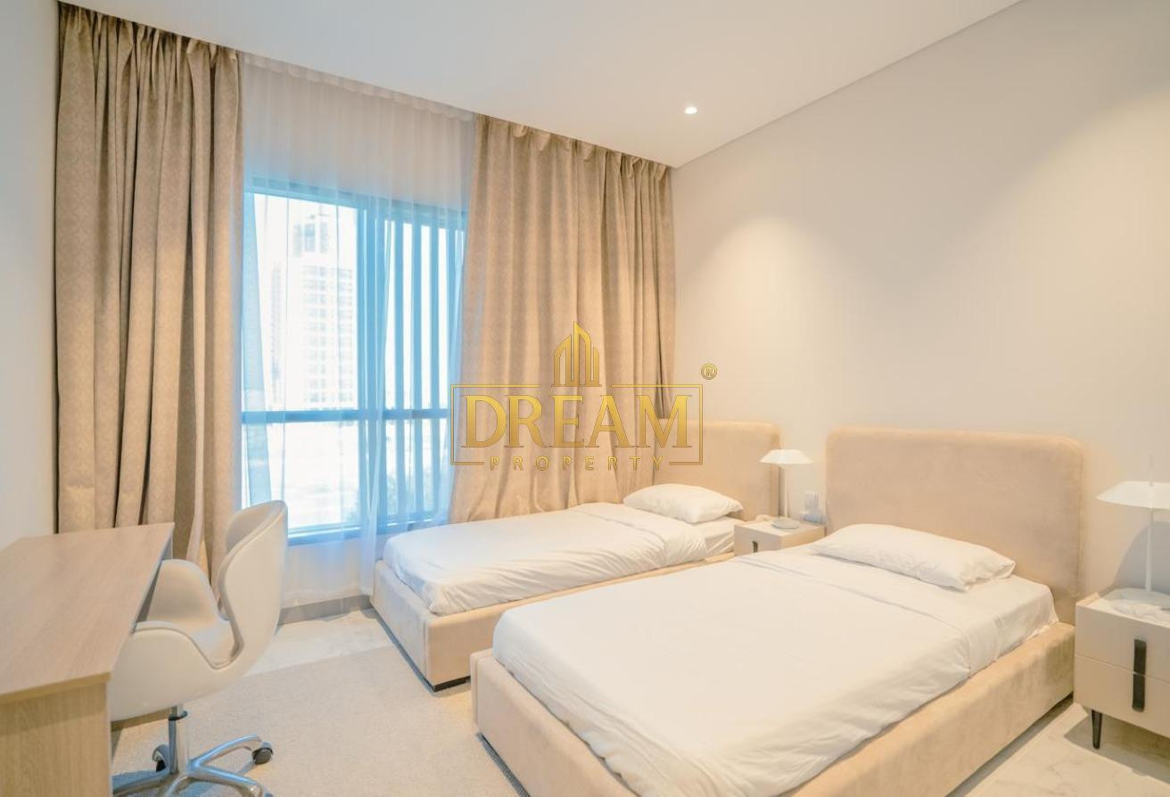 Spacious 2 Bedroom for Sale | Balcony - Apartment in Marina Residences 195